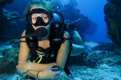 Snuba means you <strong>dive</strong> 20 feet. . Cozumel scuba diving death